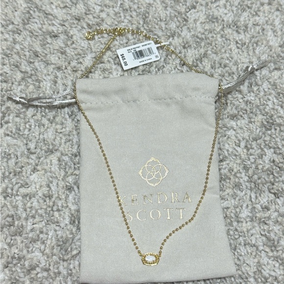 NWT Kendra Scott Emilie Gold Beaded Pendant Necklace in White Mother-of-Pearl - Picture 3 of 5